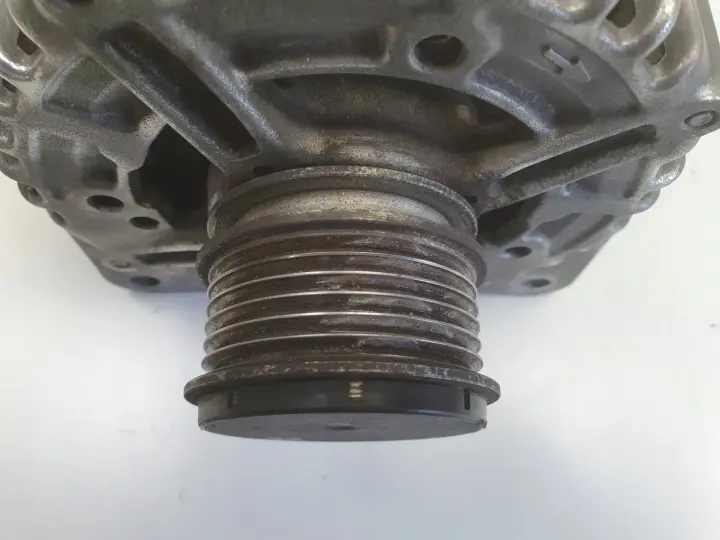 VW Golf VI 2.0 TDIALTERNATOR 03G903023 180A bosch