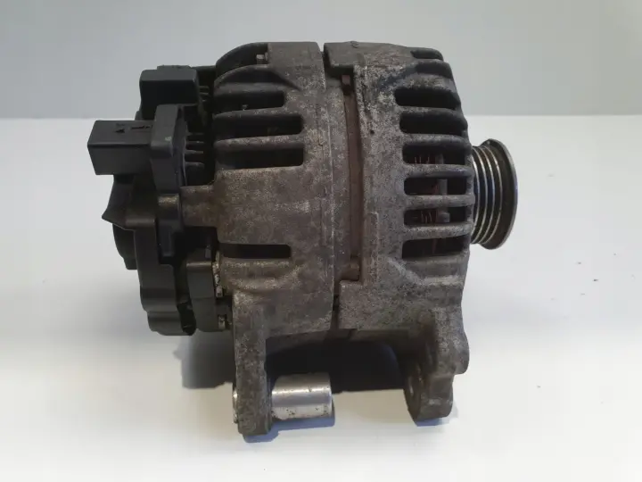 VW Golf V 1.6 FSI ALTERNATOR 03C903023D 110A bosch