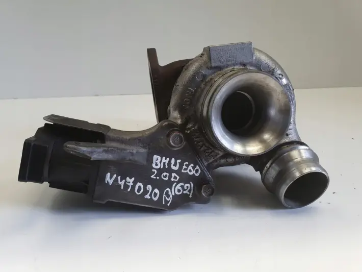 BMW E60 2.0 D TURBOSPRĘŻARKA turbo 8506891