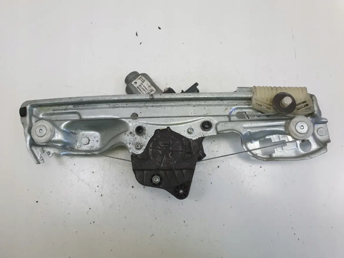 Renault Megane IV PODNOŚNIK SZYBY lewy tył KIEROWCY mechanizm 827218403R