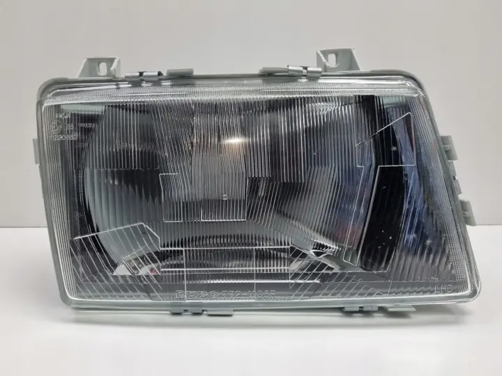 Saab 9000 84-91r PRZEDNIA LAMPA PRAWA PRAWY PRZÓD nowa europa