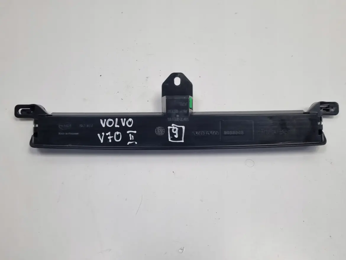 Volvo XC70 I V70 II lift TRZECIE ŚWIATŁO STOP Stopu 8658948