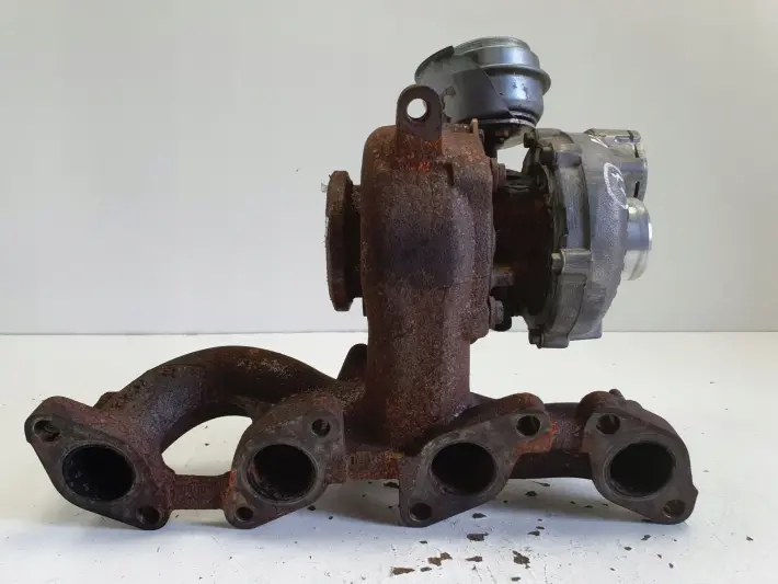 VW Golf V 2.0 TDI TURBOSPRĘŻARKA turbo 03G253014H