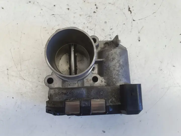 Opel Vivaro Trafic 2.0 DCI ROZRUSZNIK 0281002681 bosch 8200330810