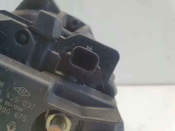 Renault Scenic III 1.5 DCI ALTERNATOR bosch 0124425037