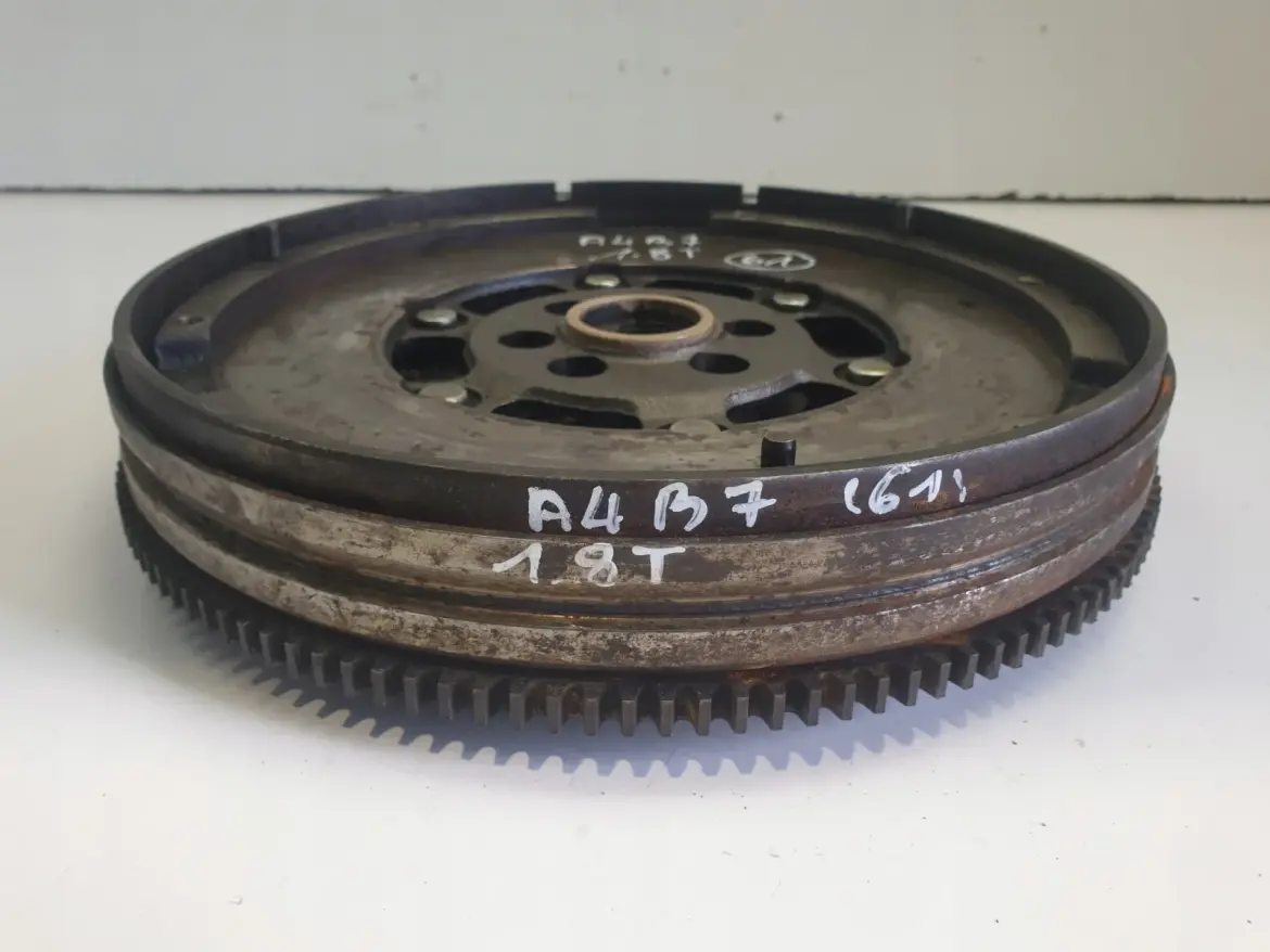 Audi A4 B7 1.8 T KOŁO DWUMASOWE dwumasa