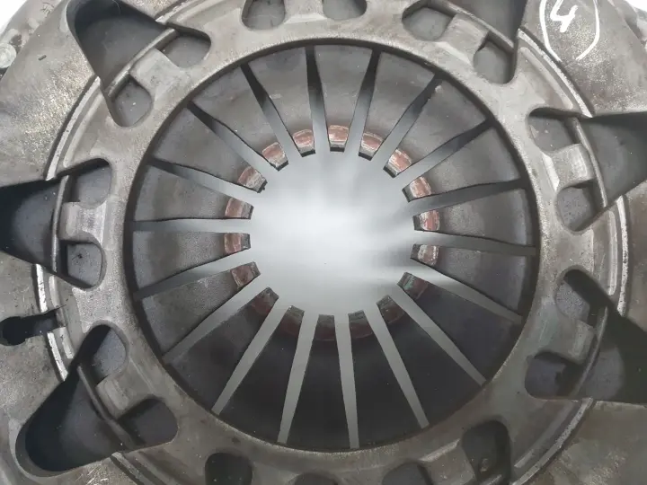 VW Golf V 1.6 FSI DOCISK TARCZA sprzęgło