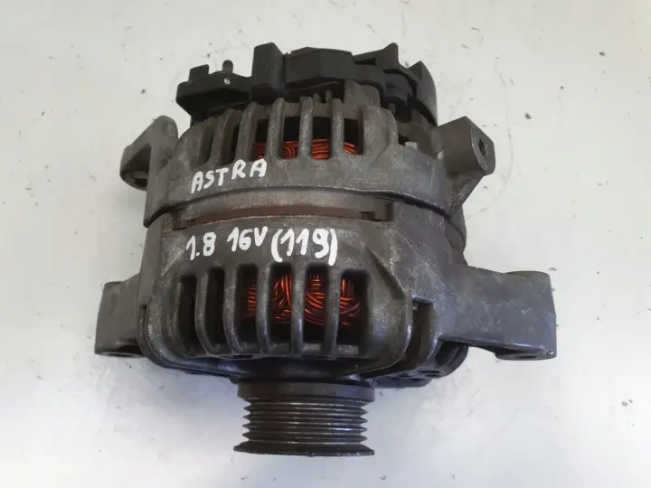 Opel Astra II G 1.8 16V ALTERNATOR bosch 0124425009 YU 120A