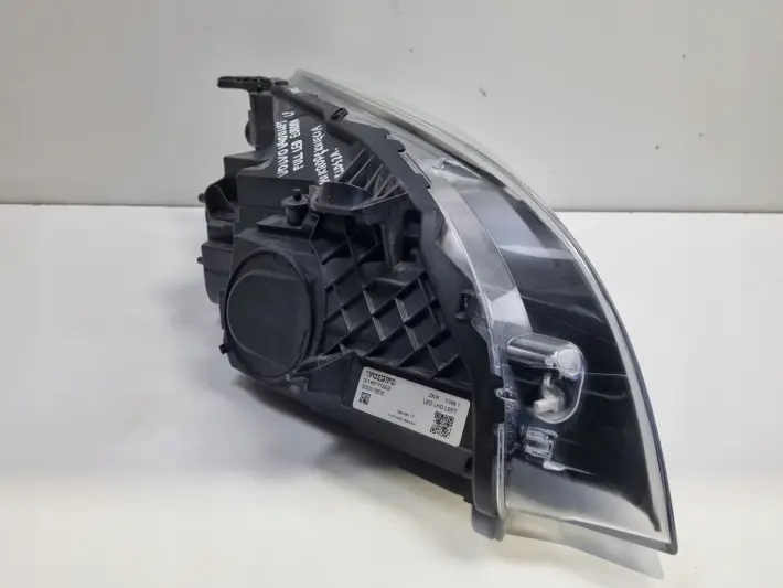 Volvo V40 LIFT PRZEDNIA LAMPA LEWA lewy przód FULL LED EUROPA 31677022
