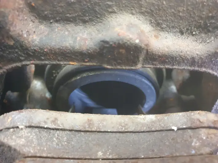 Volvo S40 II V50 PRZEDNI ZACISK HAMULCOWY Lewy przód kierowcy 975