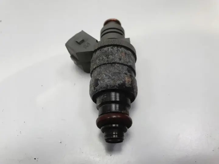 Audi A3 8LGolf IV 1.8 20V WTRYSKIWACZ wtrysk 06A906031A