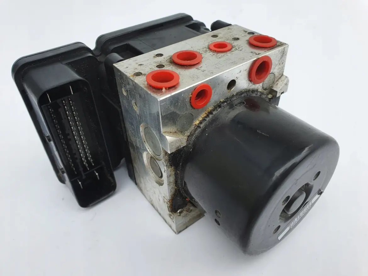Volvo V70 III lift POMPA ABS Sterownik 31329139