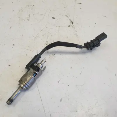 Volvo V60 II 1.5 T WTRYSKIWACZ WTRYSK paliwa 31432774