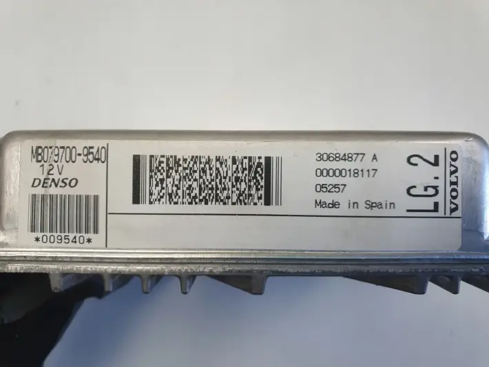 Volvo V70 II 2.4 I KOMPUTER SILNIKA sterownik 30684877 079700-9540