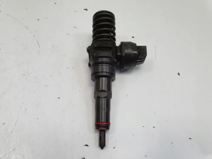 VW Caddy III 2.0 SDI POMPOWTRYSKIWACZ wtrysk 038130073AP