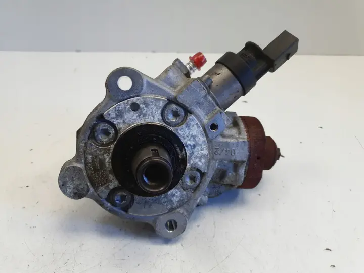 BMW E87 E90 E91 2.0 D N47 POMPA WTRYSKOWA paliwa 0445010506