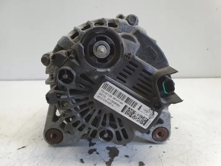 Renault Clio IV 0.9 TCe ALTERNATOR valeo 231007842R