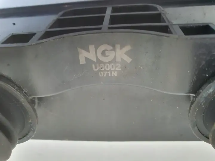 Opel Astra II G 1.6 16V CEWKA ZAPŁONOWA NGK U6002
