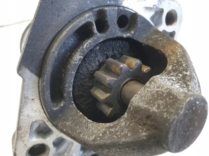 Mazda 2 1.3 16V ROZRUSZNIK M000T32771 oryginał