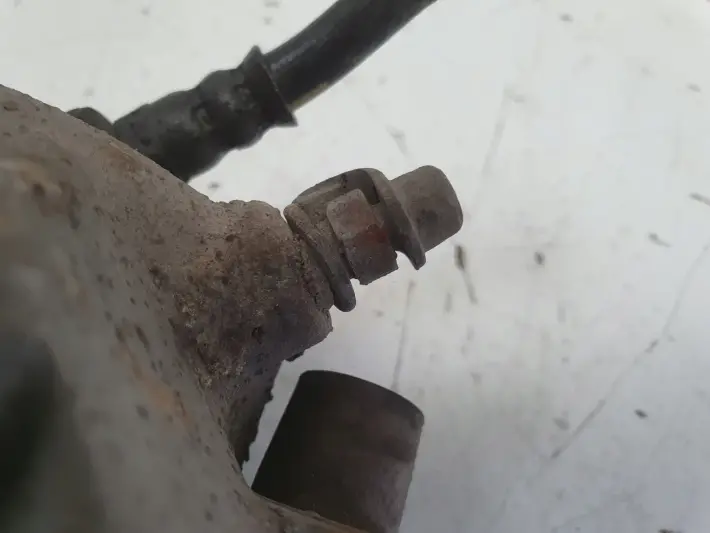 BMW E39 PRZEDNI ZACISK HAMULCOWY lewy przód kierowcy