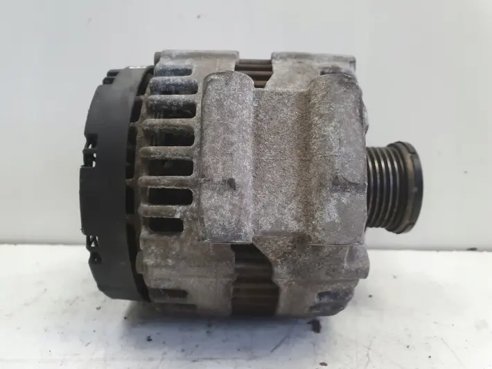 BMW E87 E90 2.0 i ALTERNATOR 0121715017
