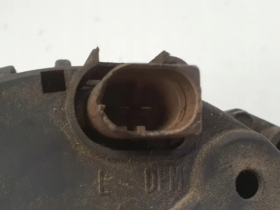 Audi A4 B6 1.9 TDI ALTERNATOR Valeo 028903031A 120A