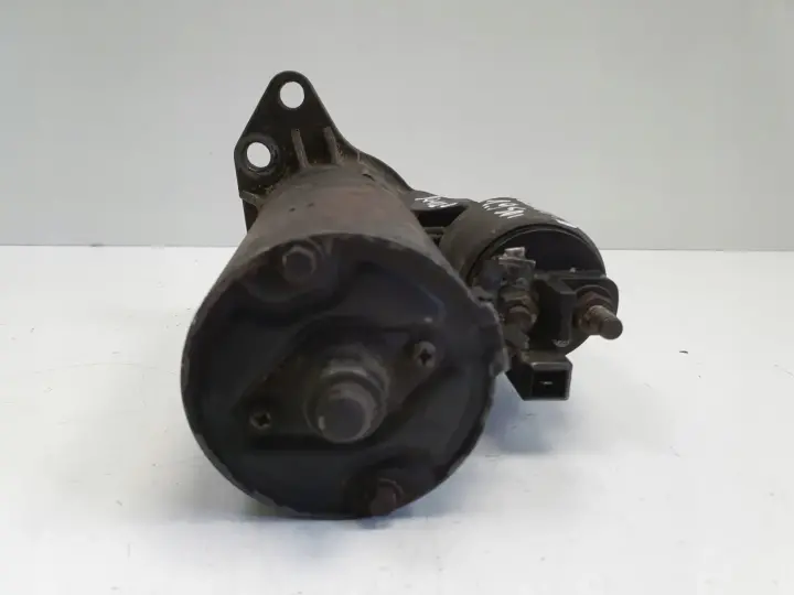 VW Caddy II 1.9 SDI ROZRUSZNIK bosch 0001125005 020911023P