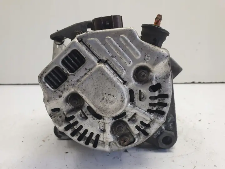 Toyota RAV4 2.0 VVTI ALTERNATOR 27060-28110 oryginał