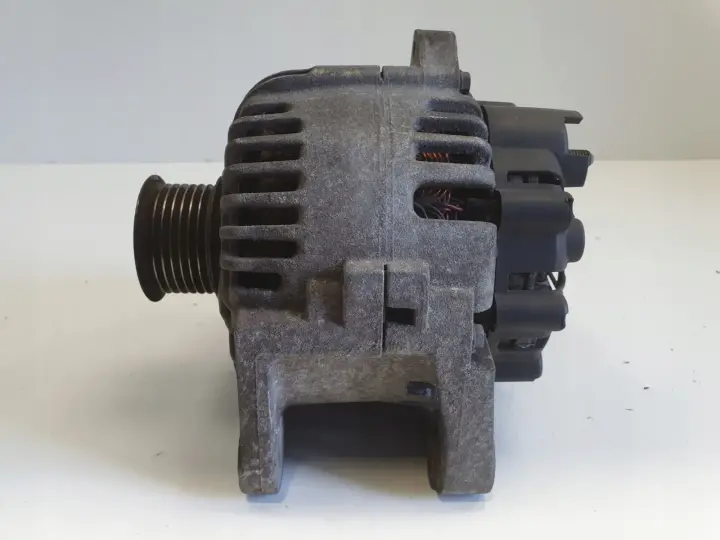 Renault Scenic II 1.9 DCI ALTERNATOR 8200410671 valeo