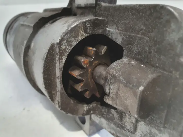 Mazda 5 2.0 16V ROZRUSZNIK M000T90981