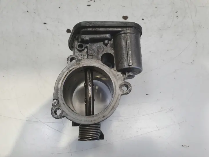 BMW E87 E90 2.0 D PRZEPUSTNICA 780437302