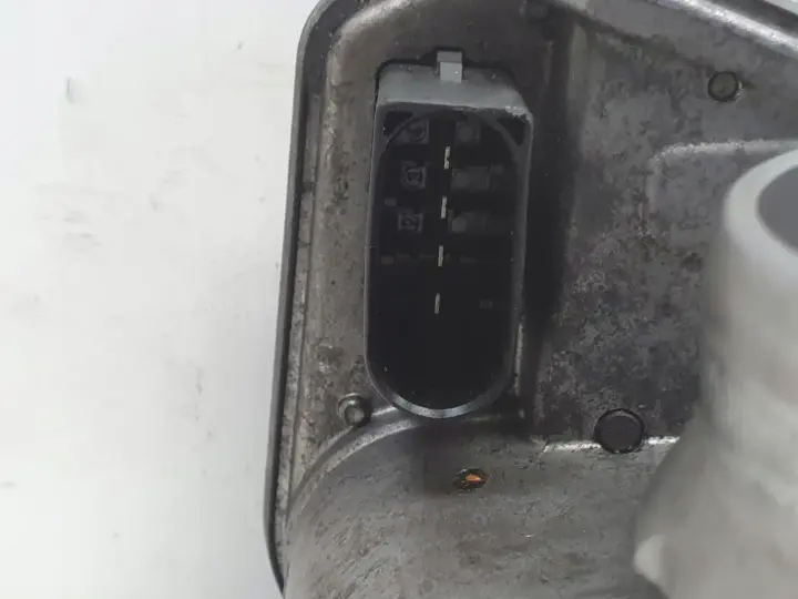 BMW E87 E90 2.0 D PRZEPUSTNICA 780437302