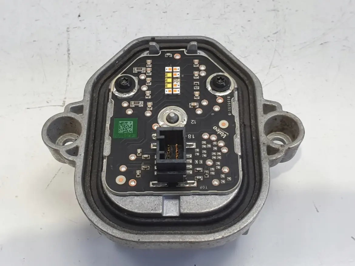 Volvo S90 V90 S60 V60 II PRZETWORNICA XENON KSENON MODUŁ LED B105151-B