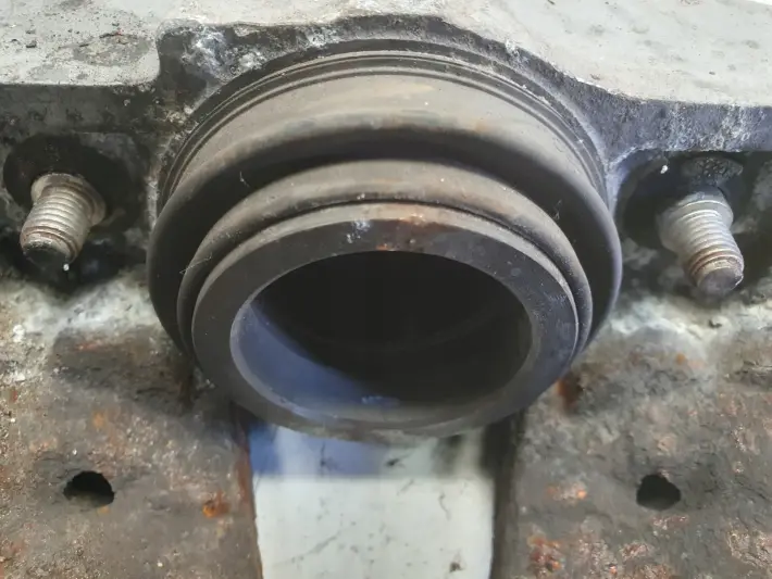 Volvo V40 II PRZEDNI ZACISK HAMULCOWY lewy przód KIEROWCY L.P 975