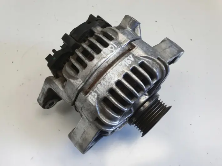 Opel Astra II G 1.6 16V ALTERNATOR 0124425009 bosch