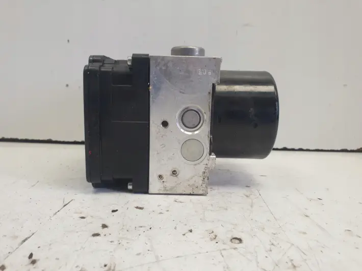 Volvo V70 III XC70 II POMPA ABS hamulcowa 31261142