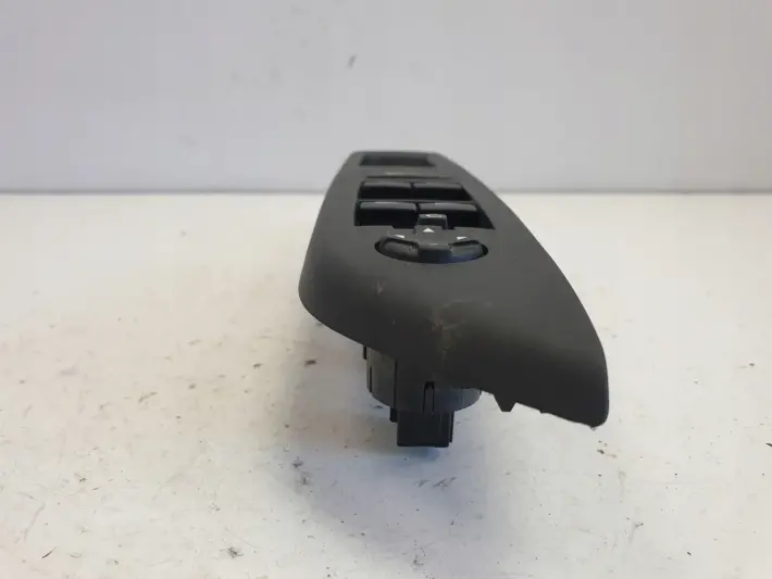 Opel Corsa F LEWY PANEL STERWANIA SZYBĄ przód