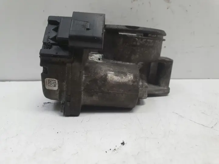 VW Golf V 1.9 TDI PRZEPUSTNICA 03G128063J