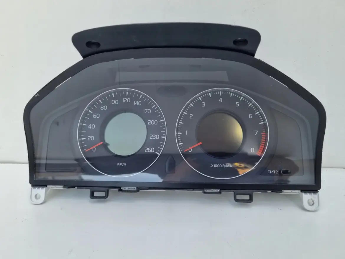 Volvo S80 II V70 III XC70 II 2.0 16V LICZNIK ZEGARY Europa 30786622AB