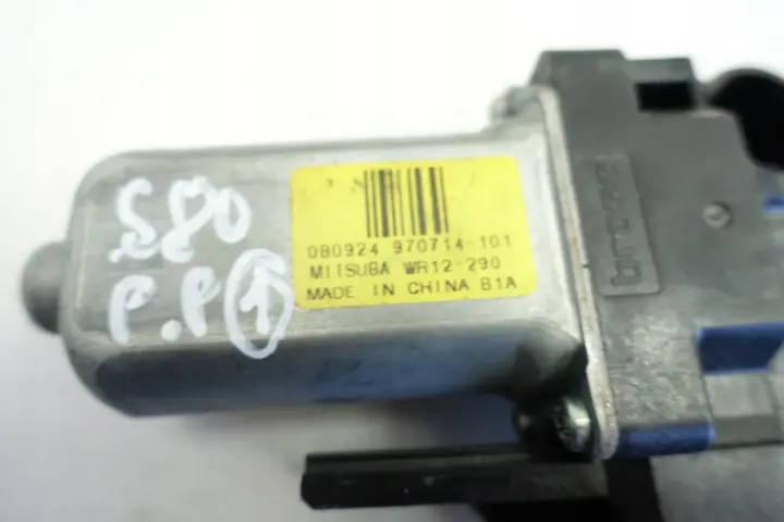 Volvo S80 II SILNICZEK PRZEDNIEJ SZYBY prawy przód