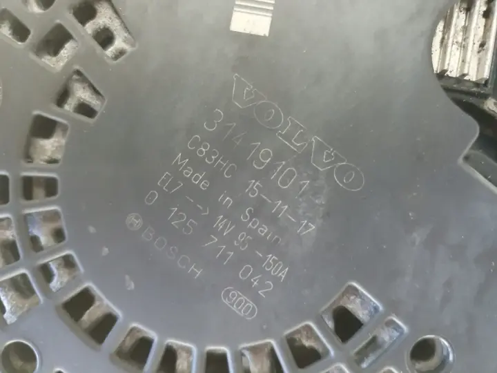 Volvo V40 II 2.0 D D2 ALTERNATOR 150A 31419101