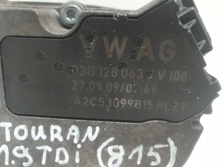VW Golf V 1.9 TDI PRZEPUSTNICA 03G128063J