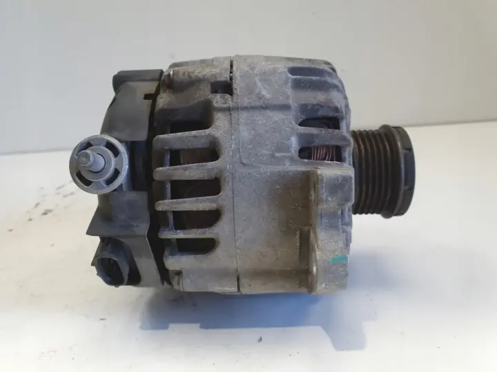 Renault Koleos 2.5 16V ALTERNATOR 110A 23100-JA02A valeo