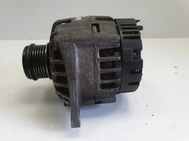 Renault Laguna I 1.9 DTI ALTERNATOR 8200054588 valeo 120A