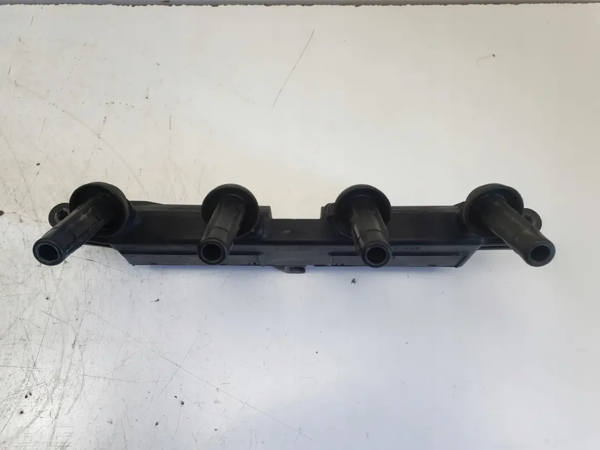Peugeot 206 1.1 8V CEWKA ZAPŁONOWA 9635864680