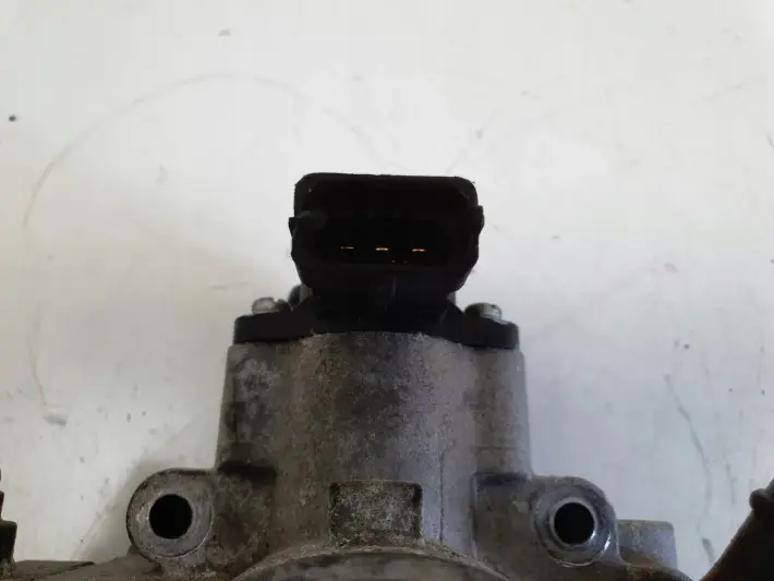 Hyundai i30 1.4 16V PRZEPUSTNICA 35100-2B120 35170-26910