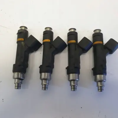 Mazda 6 2.0 16V WTRYSKIWACZ 0280158103