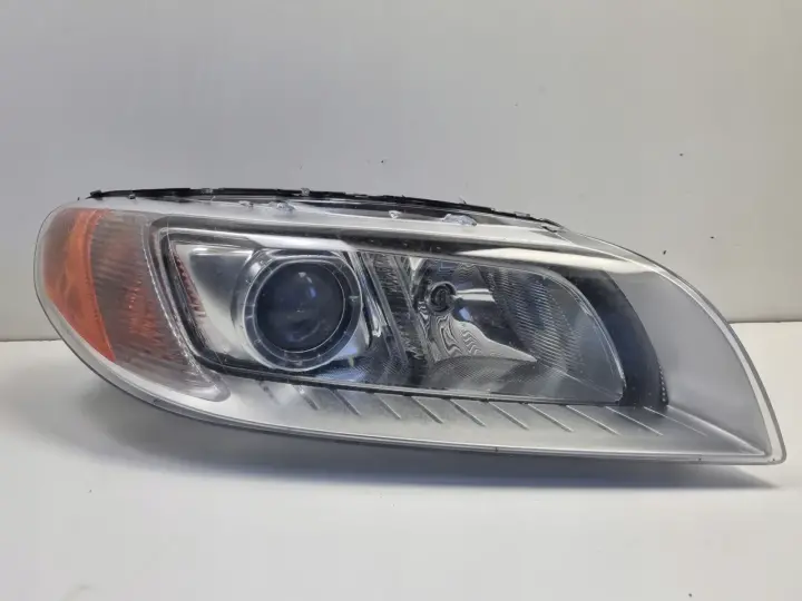 Volvo S80 II V70 III 06-16r PRZEDNIA LAMPA PRAWA PRAWY PRZÓD skręt 31283916