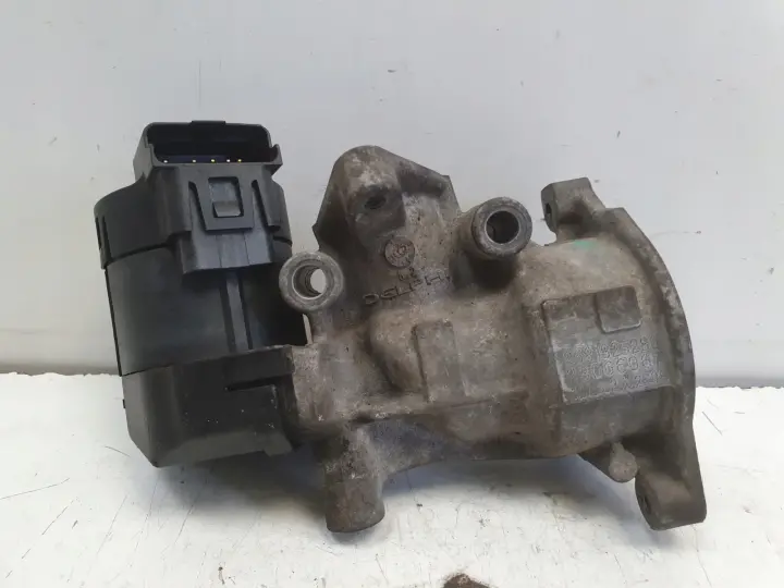Citroen C4 Picasso 2.0 HDI ZAWÓR EGR 9681825280