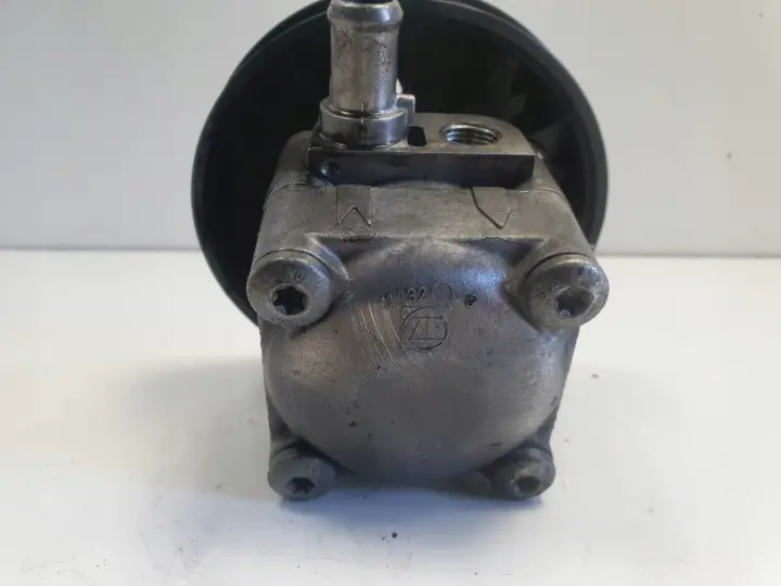 Volvo S80 S60 I XC90 2.5 T POMPA WSPOMAGANIA 8683377 110B